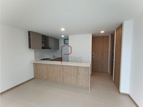 Apartamento En Arriendo En Envigado Sector Loma Del Escobero # 38932
